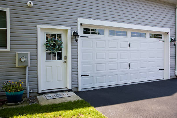 24/7 Emergency Garage Door Panel Replacement experts in Scott County County, IA